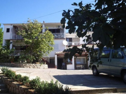 Apartmani DADO Starigrad (Paklenica)