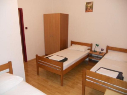 Apartmani DADO Starigrad (Paklenica)