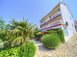 Apartmany Villa Vesna - Family house apartments Crikvenica