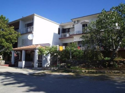 Apartmany DADO Starigrad (Paklenica)